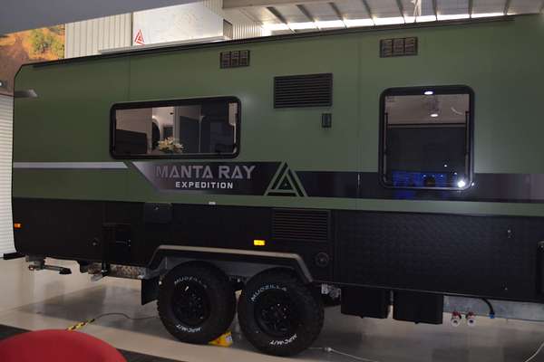 2024 New Age Manta Ray 18ft Expedition