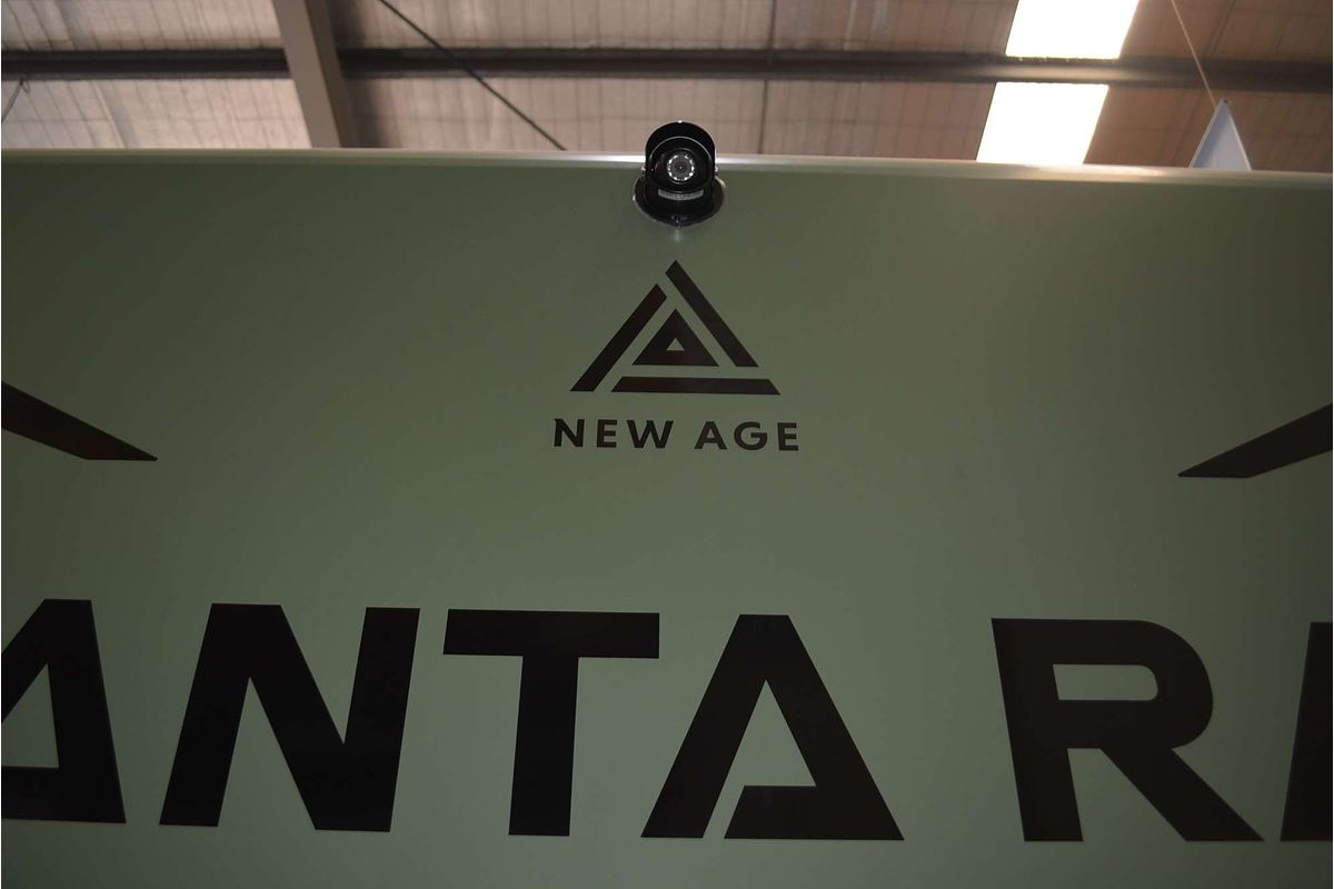 2024 New Age Manta Ray 18ft Expedition