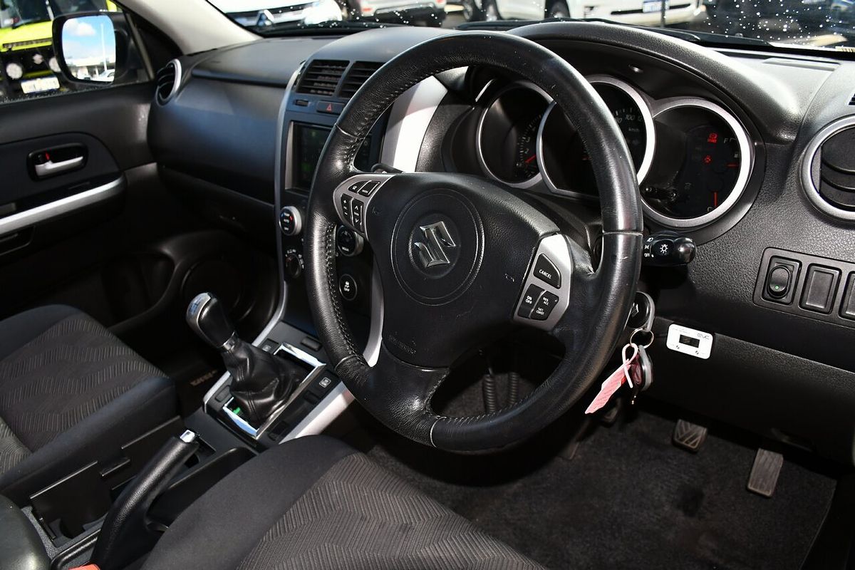2014 Suzuki Grand Vitara Navigator JB