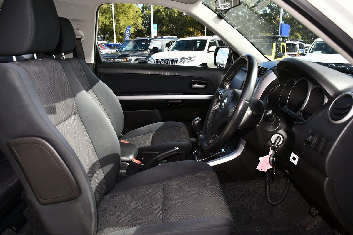 2014 Suzuki Grand Vitara Navigator JB