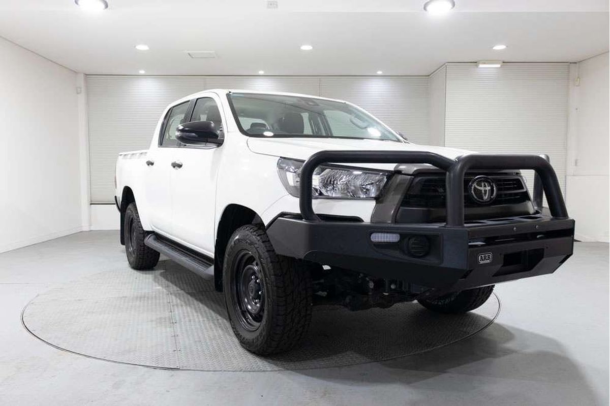 Hilux 4x4 SR 2.8L T Diesel Automatic Double Cab 
