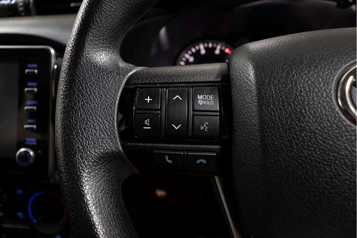Hilux 4x4 SR 2.8L T Diesel Automatic Double Cab 