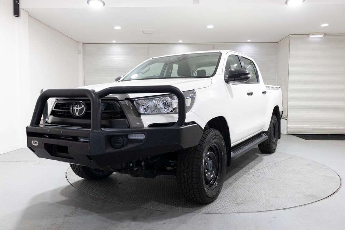 Hilux 4x4 SR 2.8L T Diesel Automatic Double Cab 