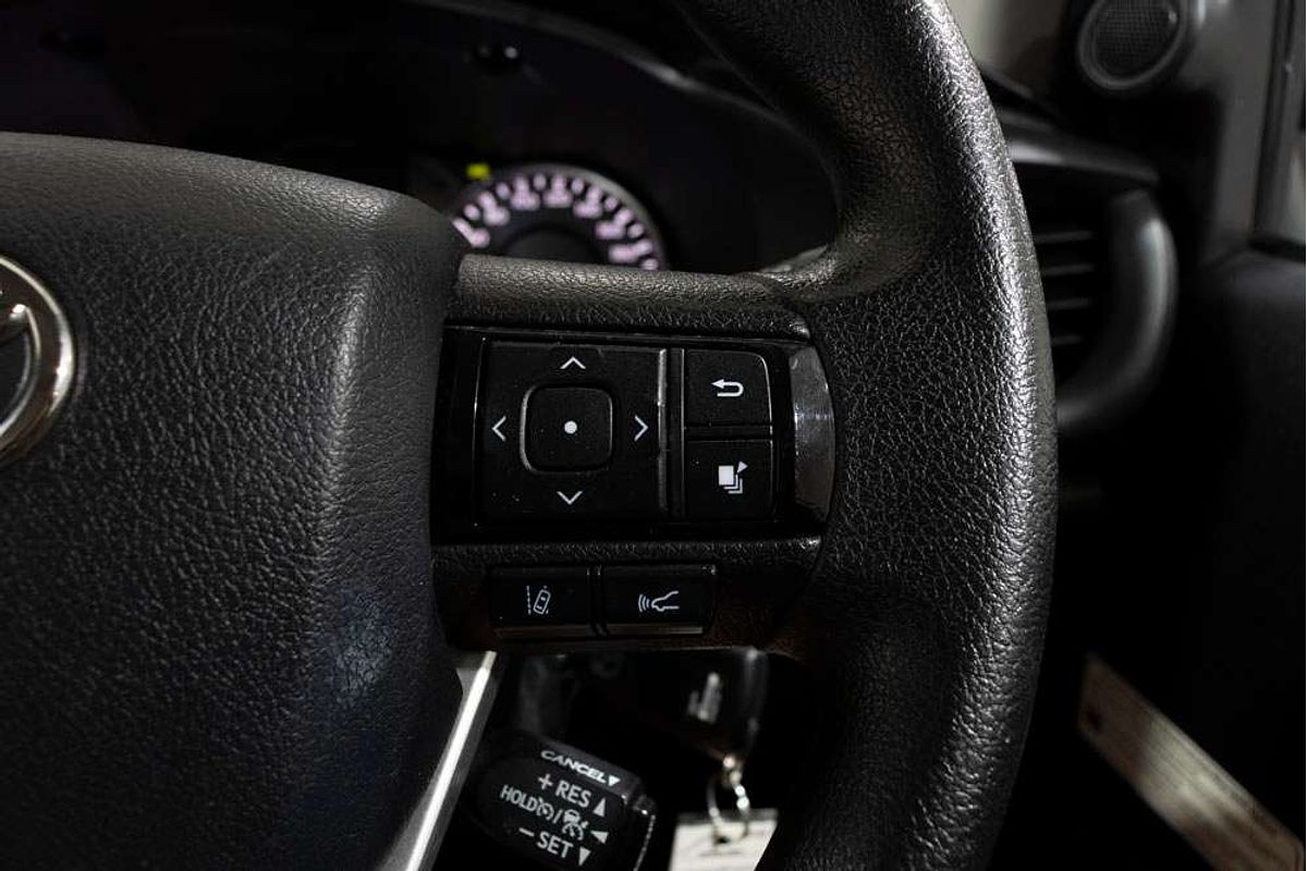 Hilux 4x4 SR 2.8L T Diesel Automatic Double Cab 