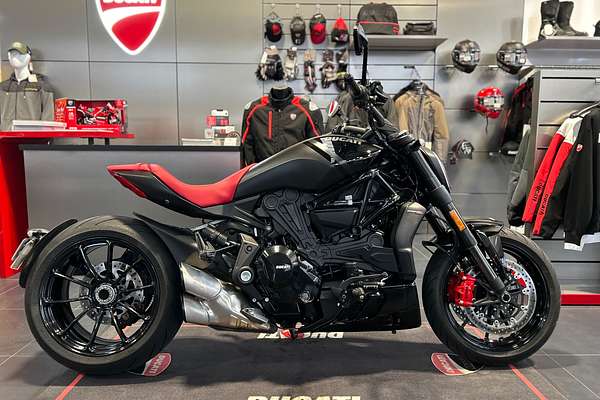 2022 Ducati XDIAVEL NERA