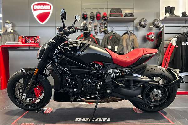 2022 Ducati XDIAVEL NERA