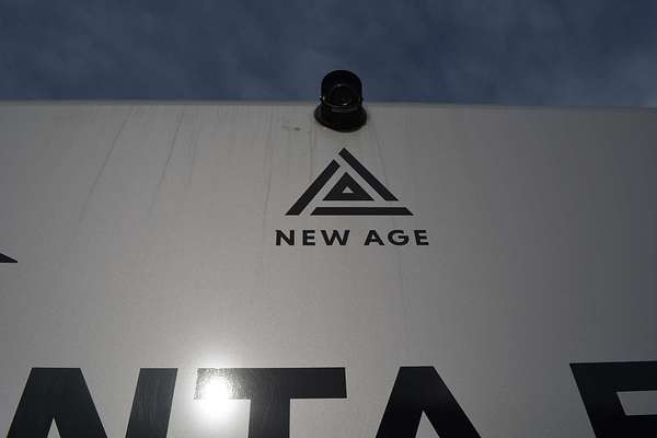 2024 New Age Manta Ray 16ft Expedition