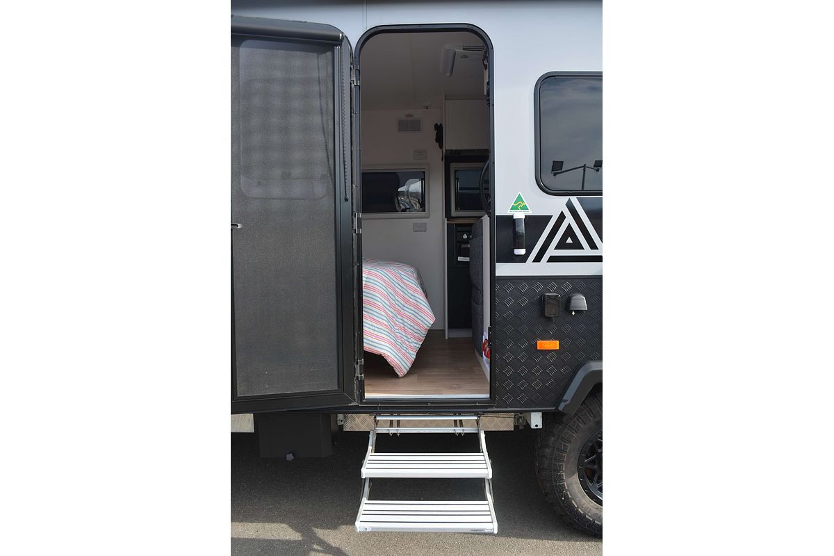 2024 New Age Manta Ray 16ft Expedition