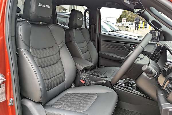 2024 Isuzu D-MAX BLADE 4X4