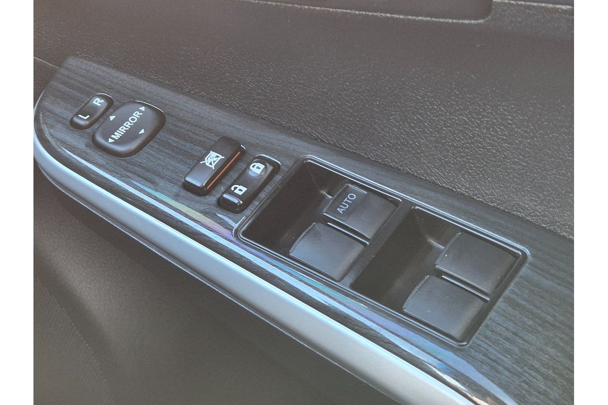 2015 Toyota Camry Atara S ASV50R