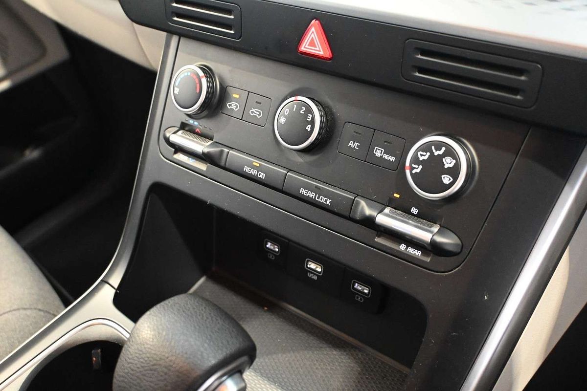 2022 Kia Carnival S KA4
