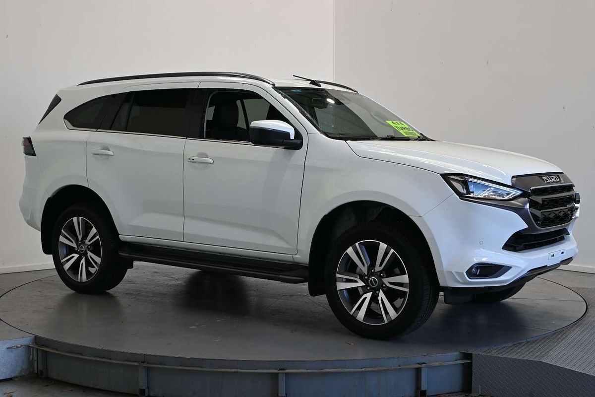 2023 Isuzu MU-X LS-T