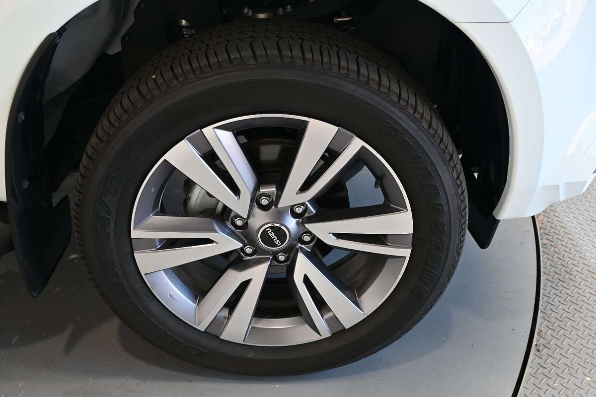 2023 Isuzu MU-X LS-T