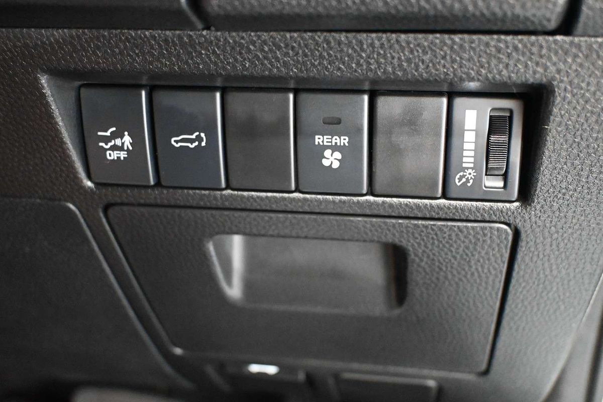 2023 Isuzu MU-X LS-T
