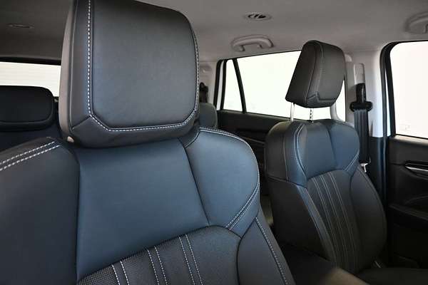 2023 Isuzu MU-X LS-T