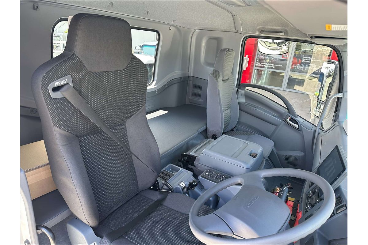 2025 Isuzu FYJ 300-350 AUTO SWB Concrete Agitator NO ADBLUE OR DPD  SWB