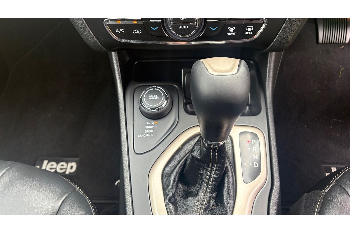 2015 Jeep Cherokee Limited (4x4) KL MY16