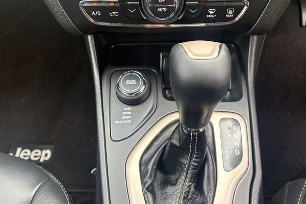 2015 Jeep Cherokee Limited (4x4) KL MY16