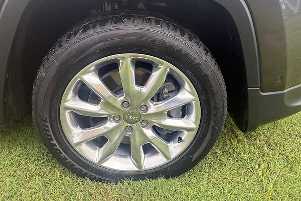 2015 Jeep Cherokee Limited (4x4) KL MY16