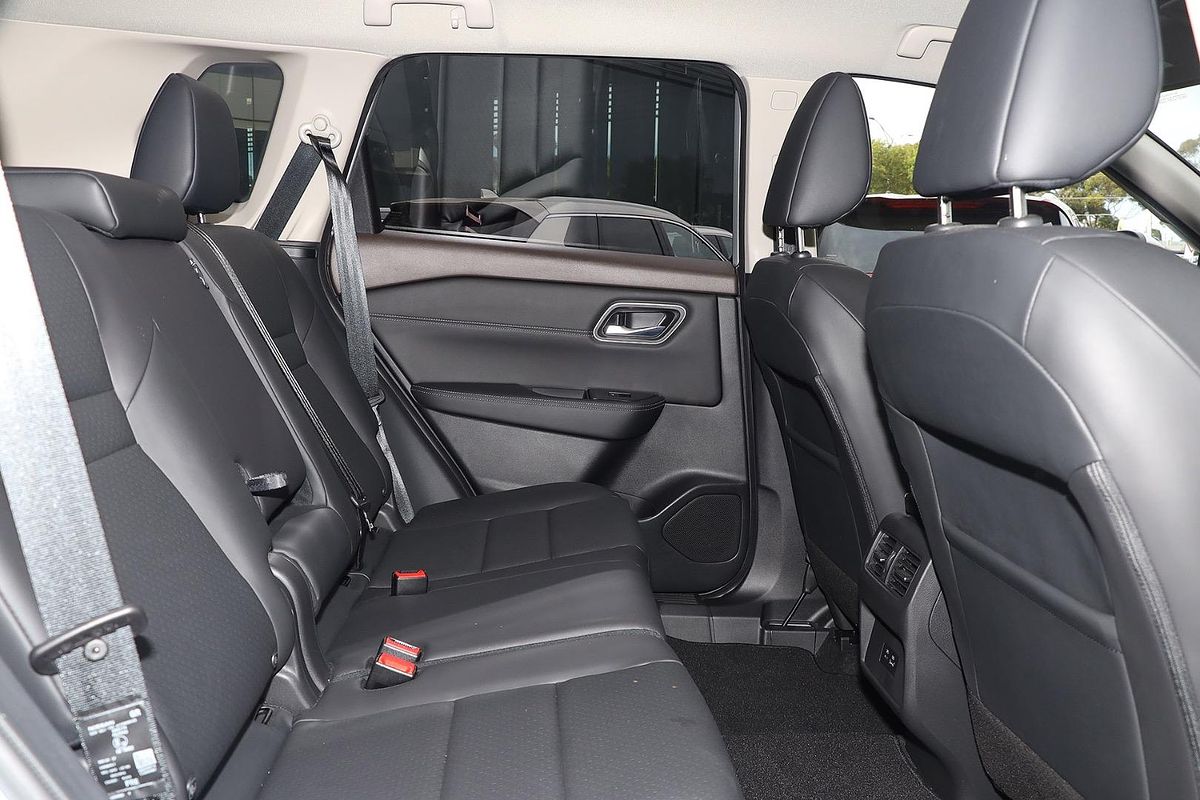 2024 Nissan X-TRAIL ST-L T33