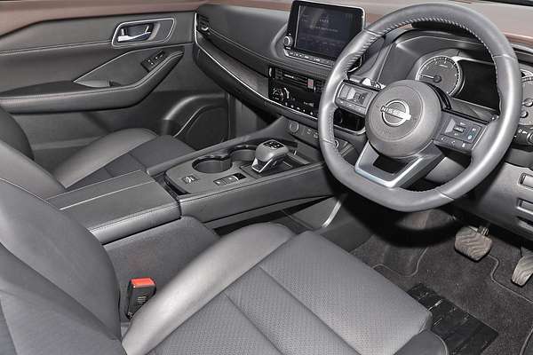 2024 Nissan X-TRAIL ST-L T33