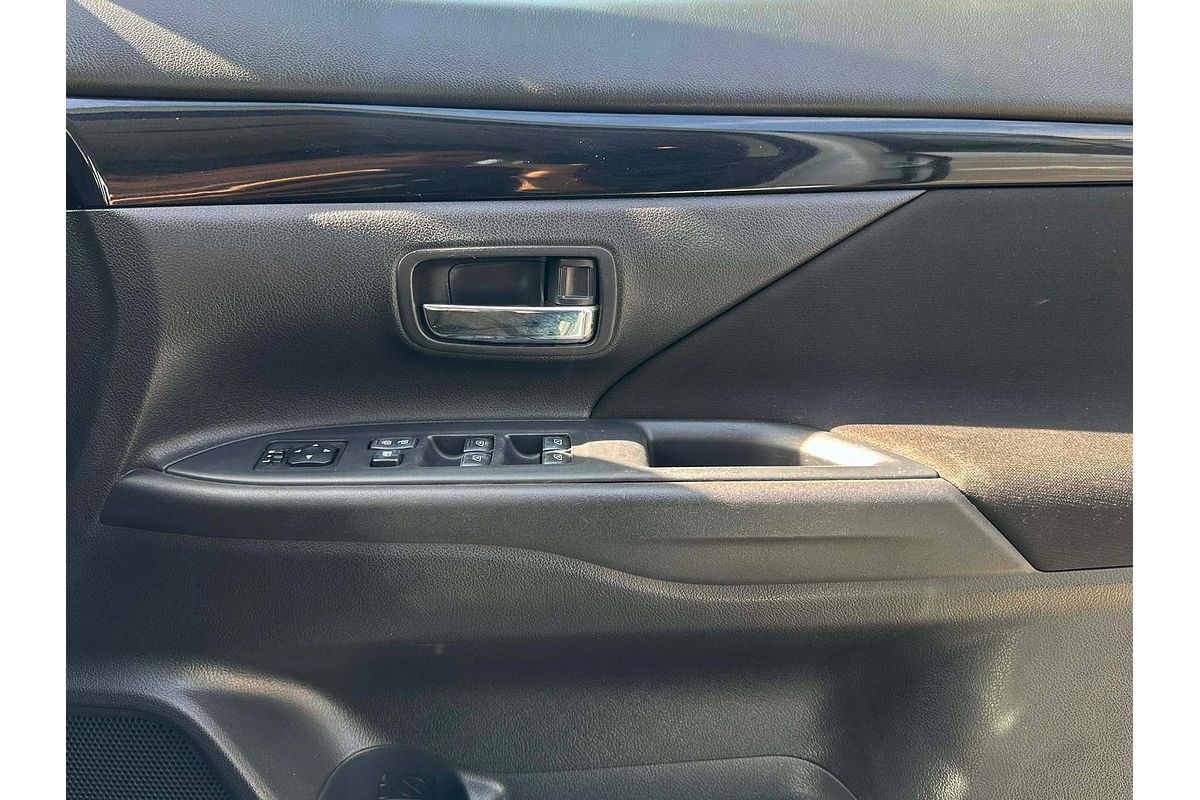 2020 Mitsubishi Outlander ES ZL