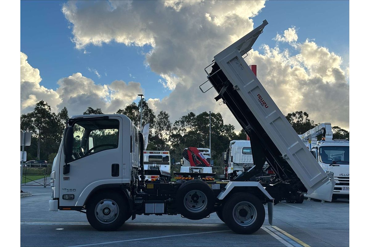 2025 Isuzu NMR 60/45-150 AMT Tri-Tipper NO ADBLUE  SWB