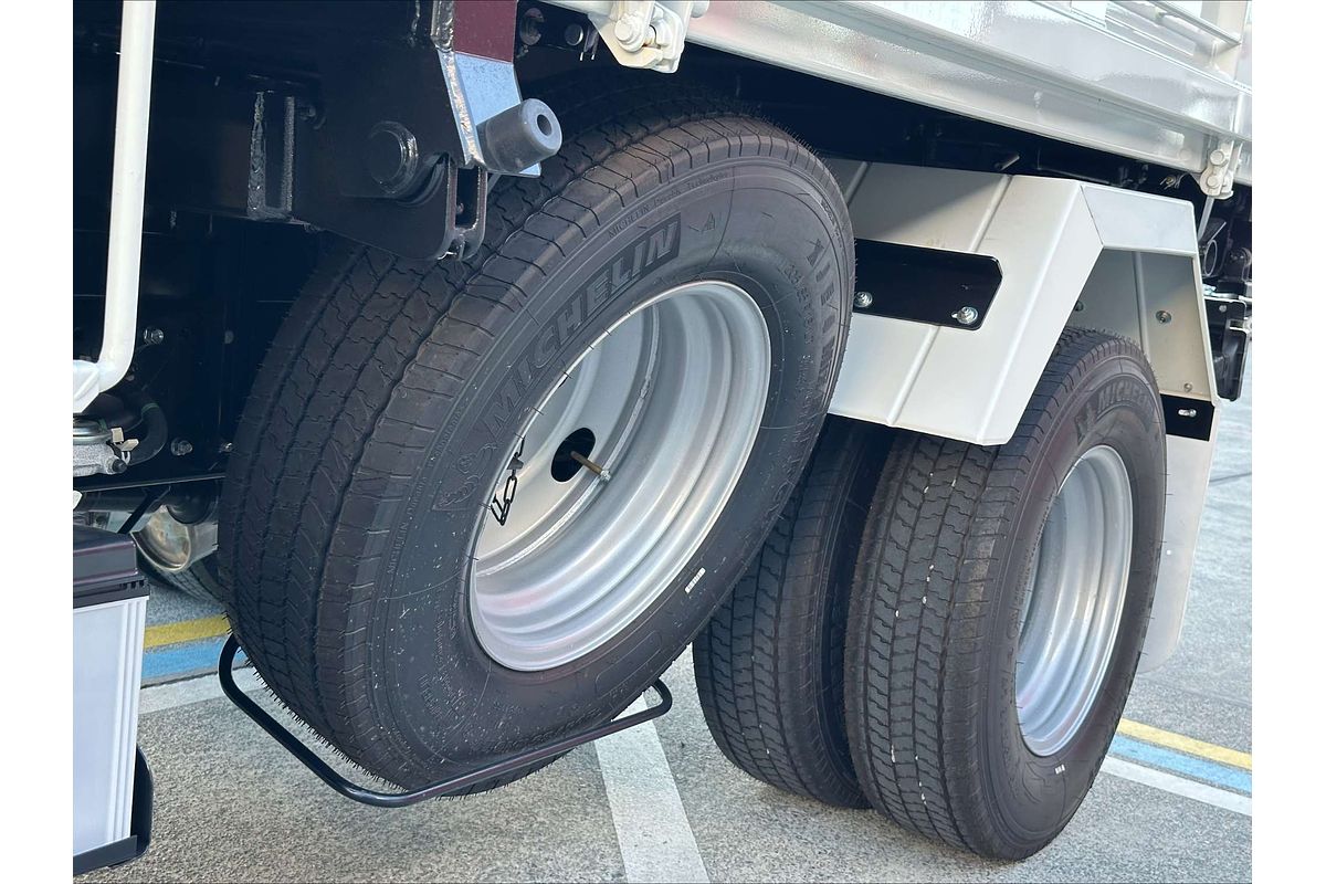 2025 Isuzu NMR 60/45-150 AMT Tri-Tipper NO ADBLUE  SWB