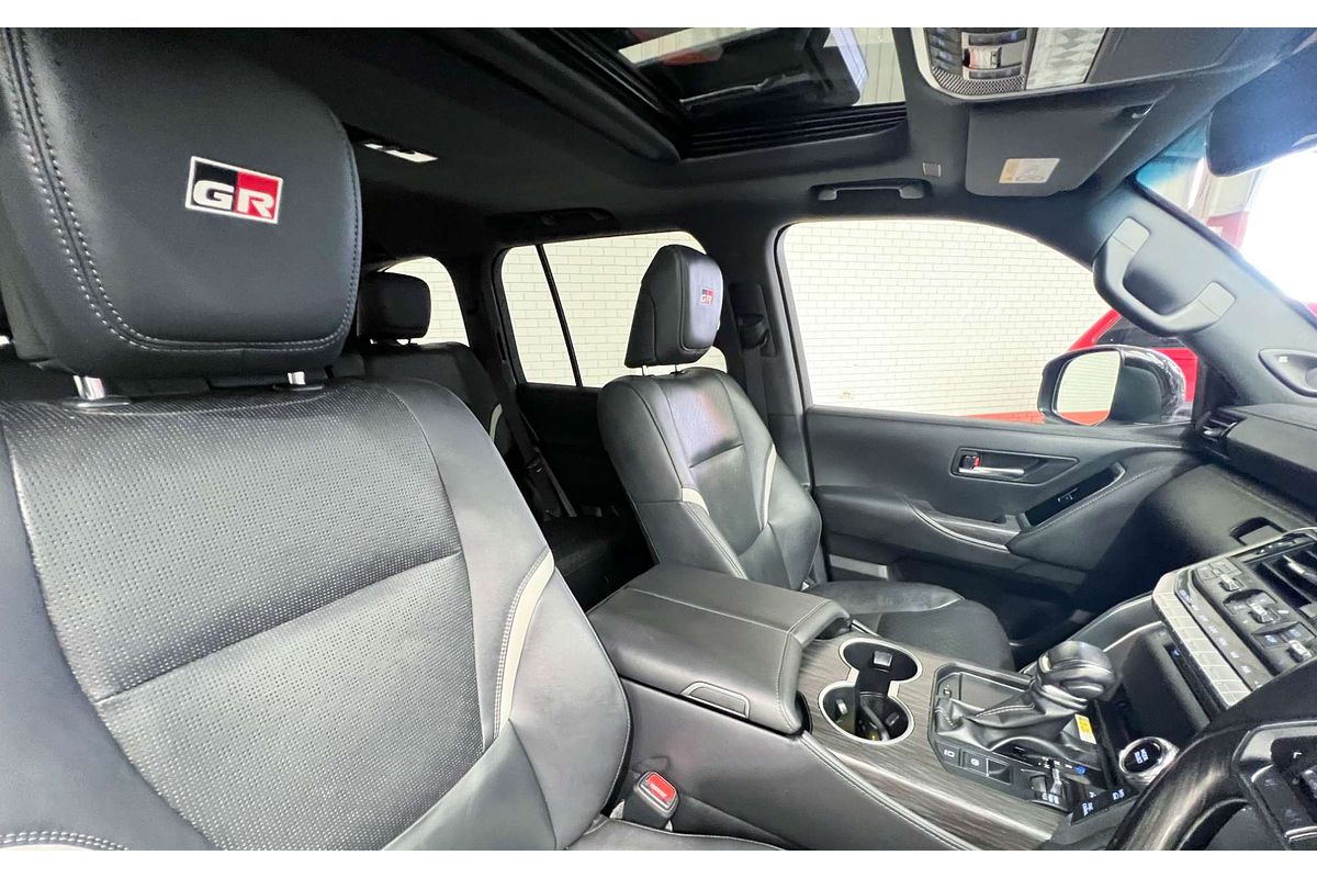 2022 Toyota Landcruiser GR Sport FJA300R