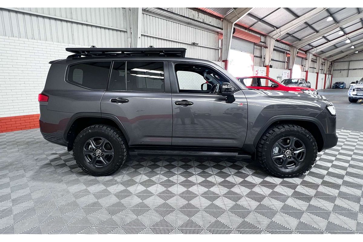 2022 Toyota Landcruiser GR Sport FJA300R