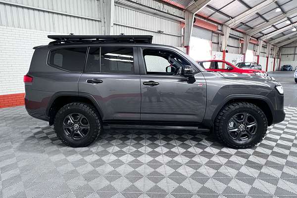 2022 Toyota Landcruiser GR Sport FJA300R