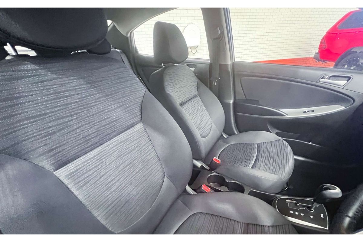 2017 Hyundai Accent Sport RB6
