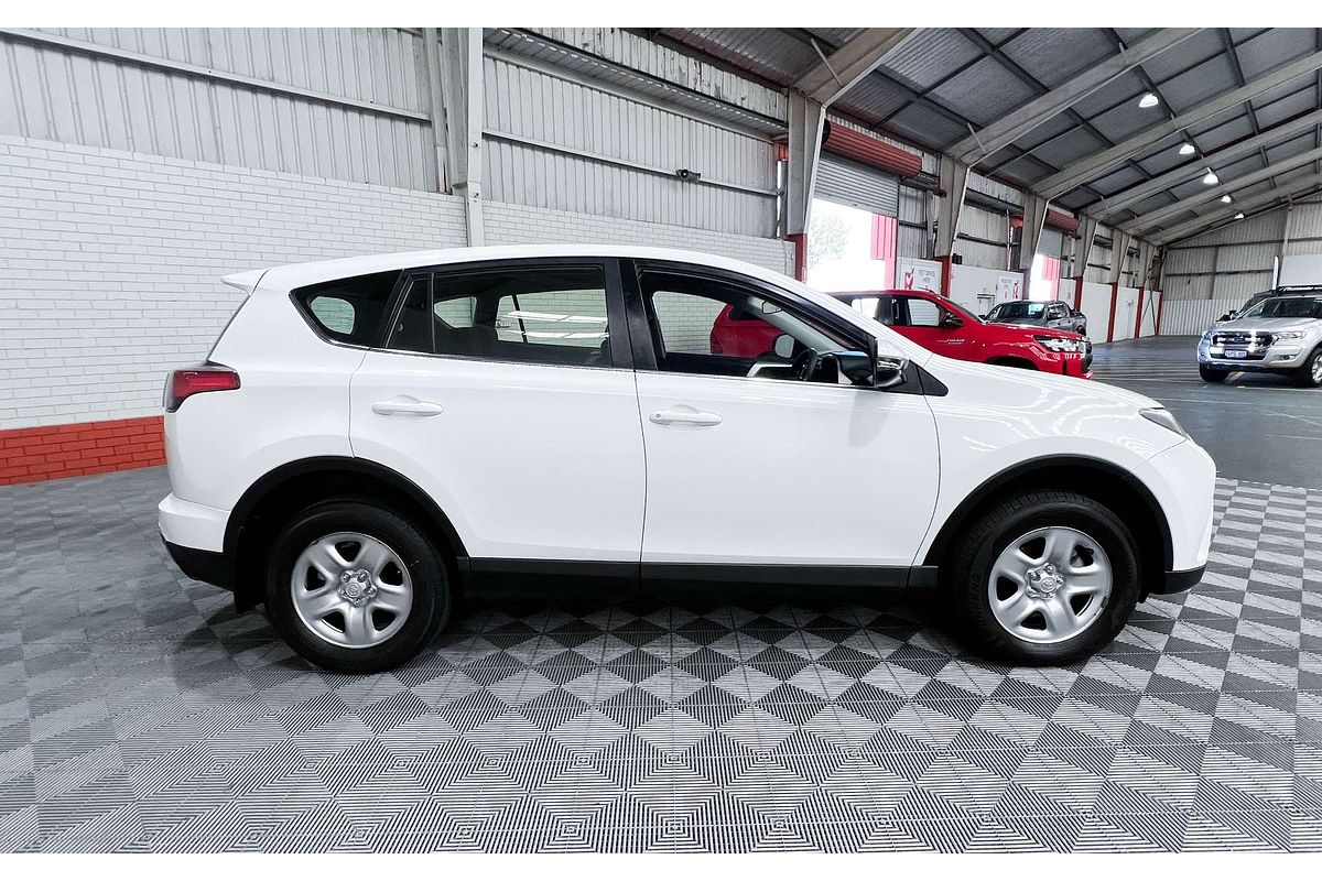 2018 Toyota RAV4 GX ASA44R