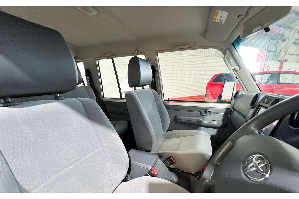 2019 Toyota Landcruiser GXL VDJ76R