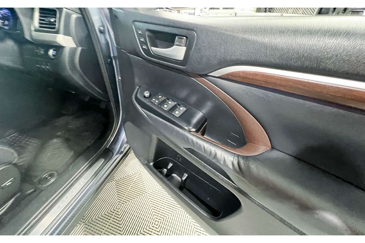 2014 Toyota Kluger Grande GSU55R