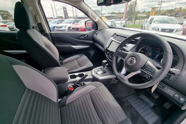 2025 Nissan Navara ST D23 4X4