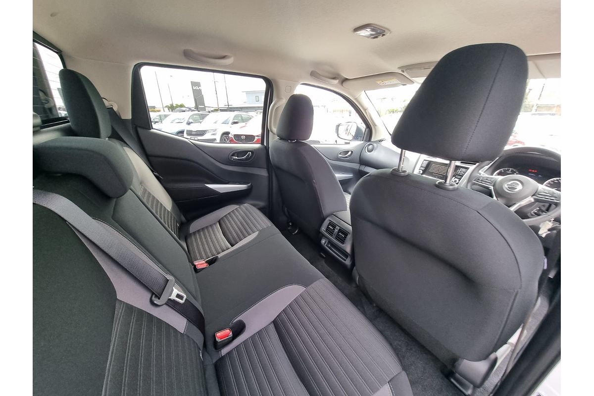 2025 Nissan Navara ST D23 4X4