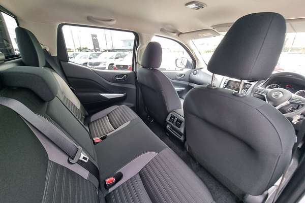 2025 Nissan Navara ST D23 4X4