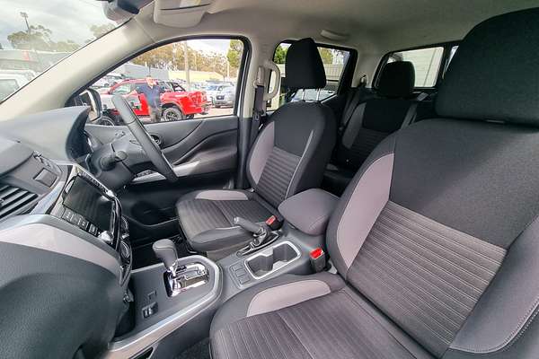 2025 Nissan Navara ST D23 4X4