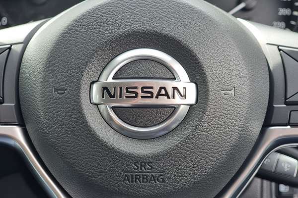 2025 Nissan Navara ST D23 4X4