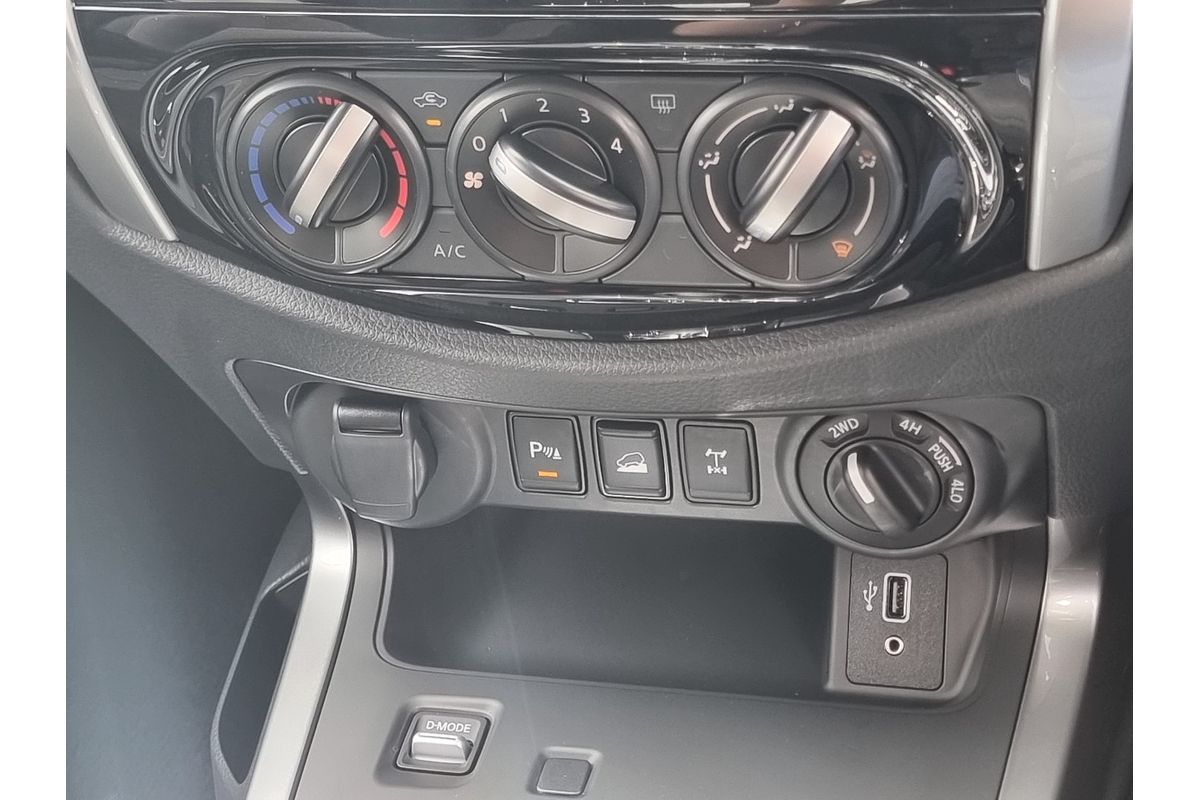 2025 Nissan Navara ST D23 4X4