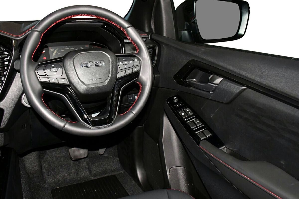 2025 Isuzu D-MAX X-TERRAIN 4X4