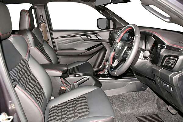 2025 Isuzu D-MAX X-TERRAIN 4X4