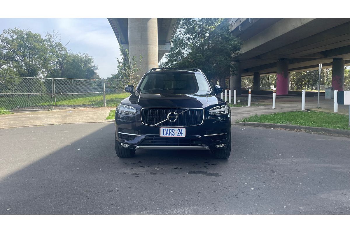 2016 Volvo XC90 T6 Momentum
