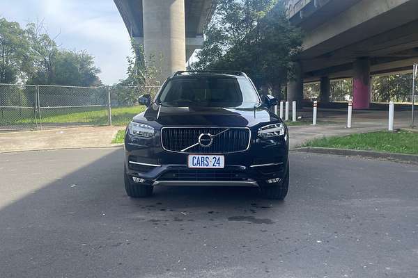 2016 Volvo XC90 T6 Momentum