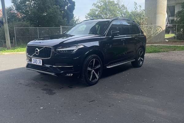 2016 Volvo XC90 T6 Momentum