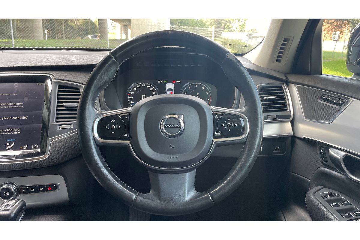 2016 Volvo XC90 T6 Momentum