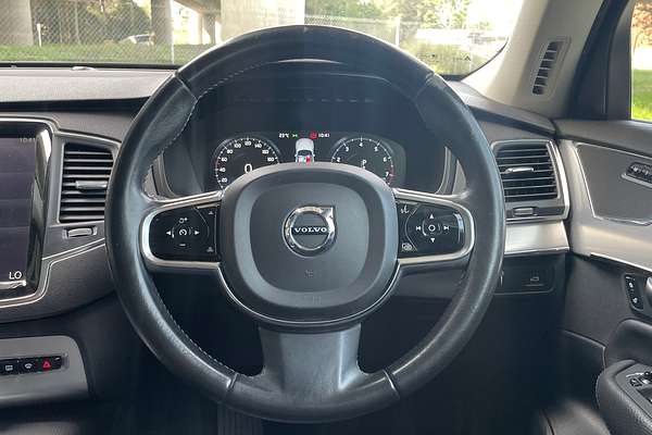2016 Volvo XC90 T6 Momentum