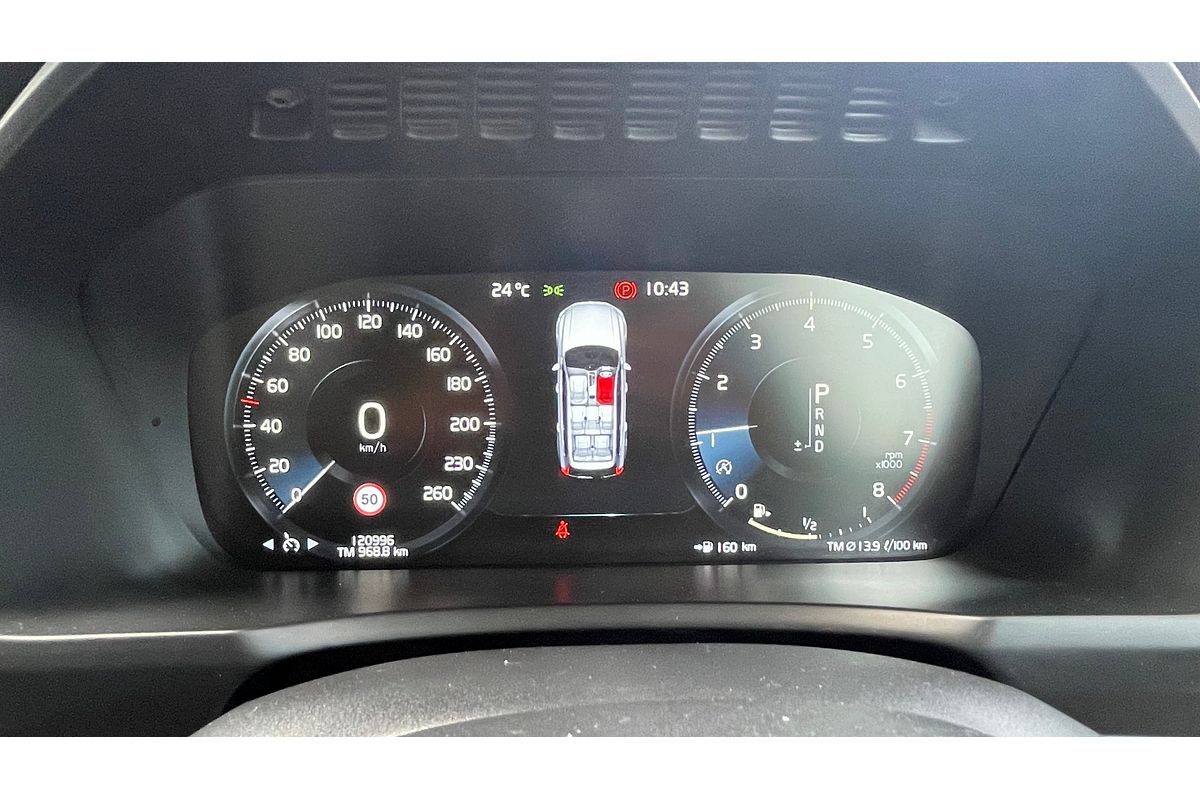 2016 Volvo XC90 T6 Momentum
