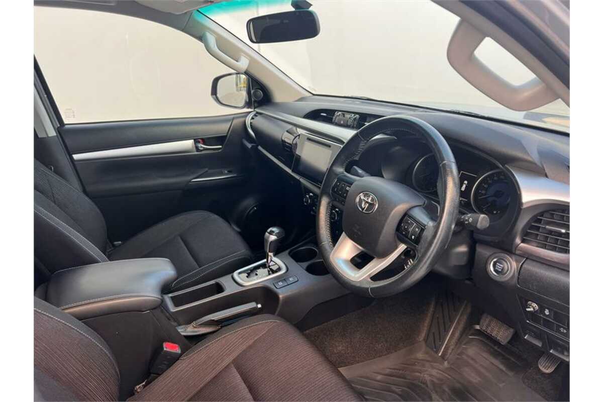 2018 Toyota HILUX SR5 (4x4) GUN126R MY19 4X4
